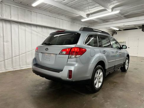 Used 2013 Subaru Outback 2.5i Premium AWD/4WD image 4