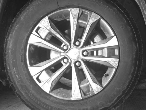 Used 2025 Chevrolet Equinox LT FWD image 13