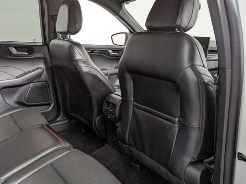 Used 2023 Ford Escape ST-Line w/ Tech Pack #1 AWD/4WD image 40