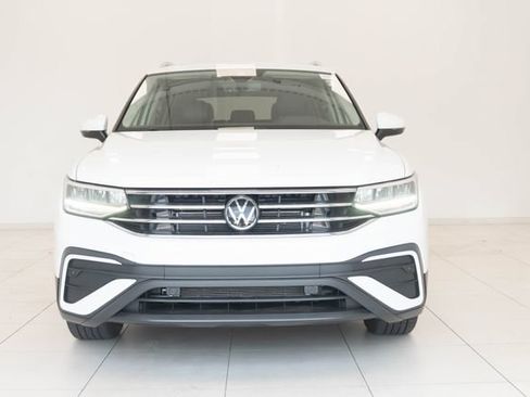 Used 2022 Volkswagen Tiguan SE FWD image 5