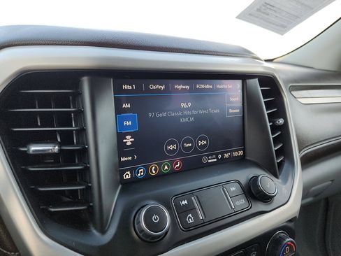 Used 2023 GMC Acadia SLT image 19