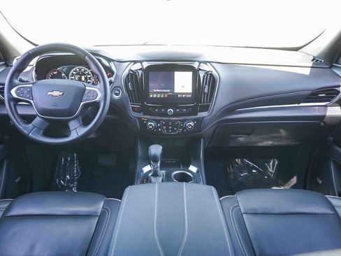 Used 2023 Chevrolet Traverse Premier image 13