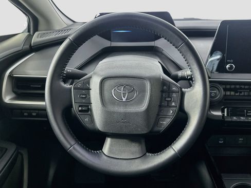 Used 2025 Toyota Prius LE FWD image 18