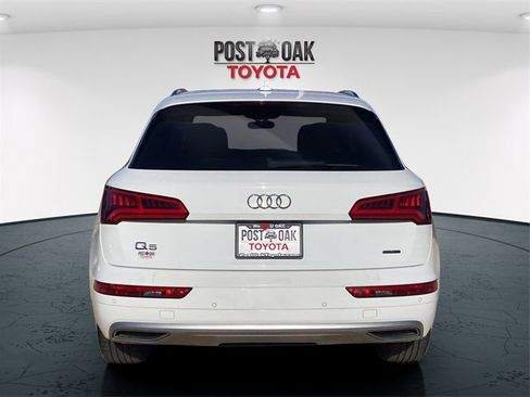 Used 2020 Audi Q5 2.0T Premium w/ Convenience Package image 6