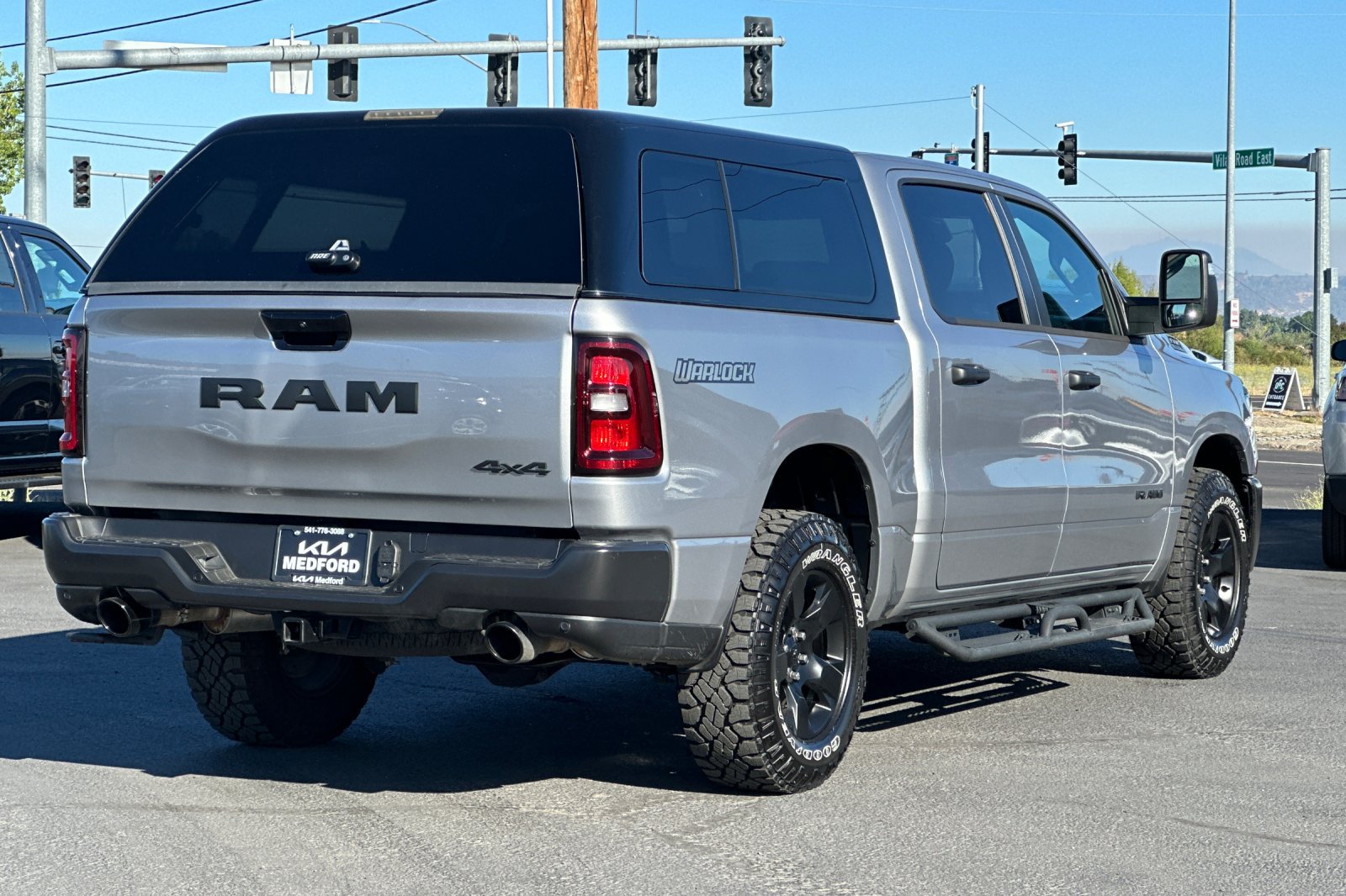 Used 2025 RAM 1500 Warlock AWD/4WD image 4
