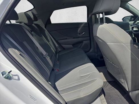 Used 2026 Hyundai Elantra SEL Sport Premium FWD image 18
