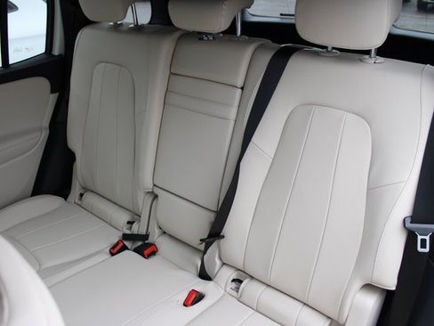 New 2025 Mercedes-Benz GLB 250 4MATIC image 33