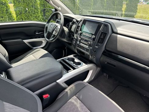 Used 2024 Nissan Titan SV w/ SV Convenience Package RWD image 31