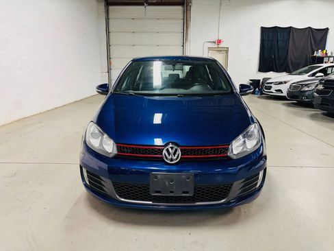 Used 2011 Volkswagen Golf 4-Door FWD image 3