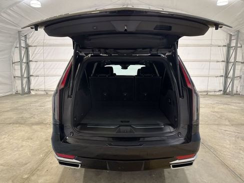 Certified 2022 Cadillac Escalade ESV Premium Luxury w/ Performance Package image 27