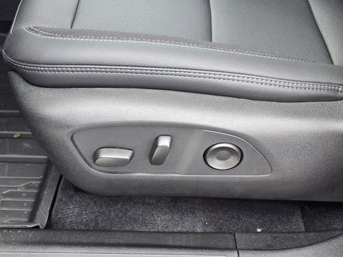 New 2026 Chevrolet Equinox EV LT AWD/4WD image 11