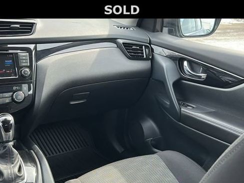Used 2022 Nissan Rogue Sport SV image 23