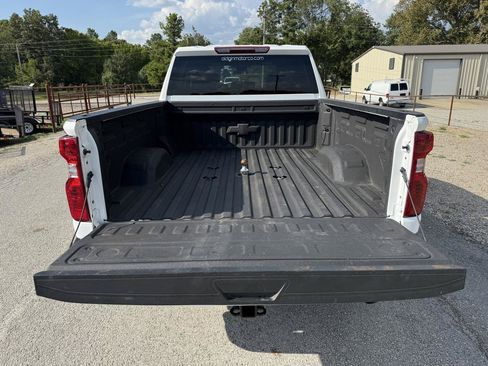 Used 2024 Chevrolet Silverado 2500 LT AWD/4WD image 5