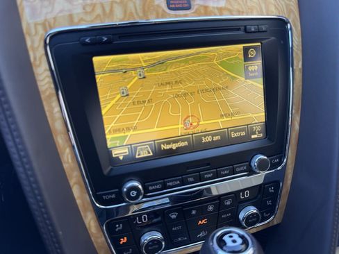 Used 2015 Bentley Continental GT image 24