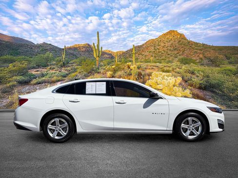 Used 2023 Chevrolet Malibu LS FWD image 3