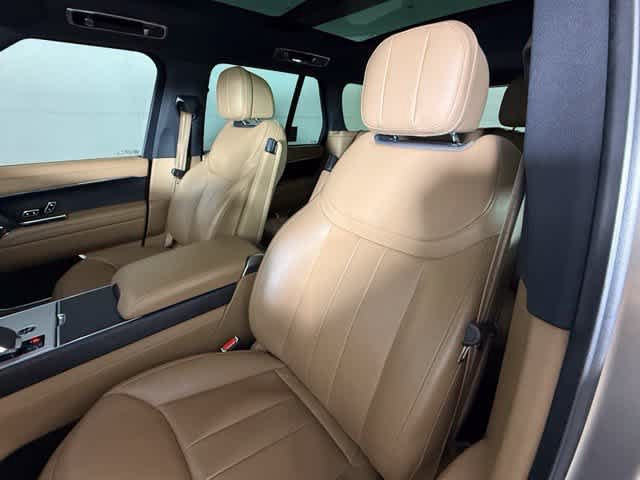Used 2025 Land Rover Range Rover SE AWD/4WD image 6