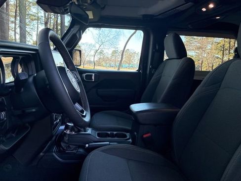 Used 2024 Jeep Wrangler Sport S image 22