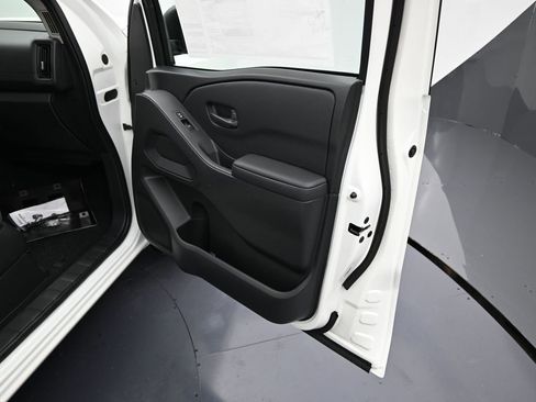 New 2026 Nissan Frontier S image 7