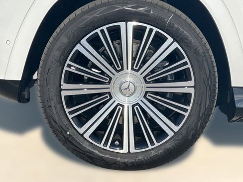 New 2026 Mercedes-Benz Maybach GLS 600 4MATIC image 10
