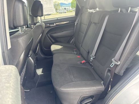 Used 2015 Kia Sorento LX AWD/4WD image 11