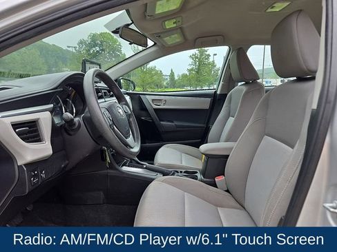 Used 2016 Toyota Corolla LE FWD image 2