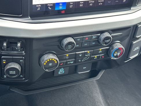 New 2026 Ford F250 XLT w/ XLT Premium Package image 19