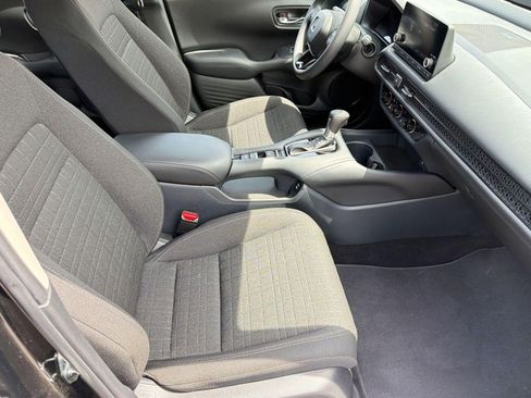 Used 2025 Honda HR-V LX image 27