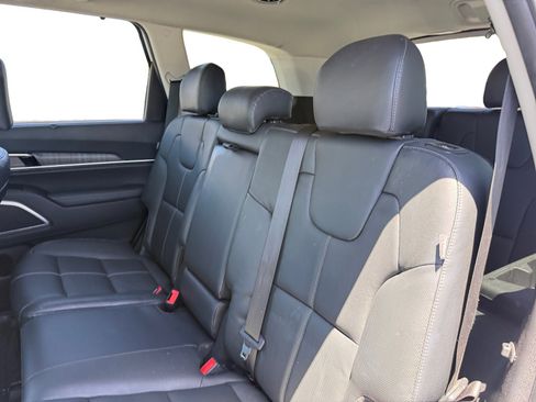 Used 2023 Kia Telluride EX AWD/4WD image 16
