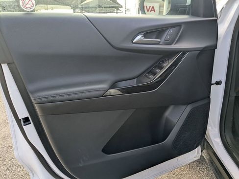 Used 2025 Chevrolet Equinox LT image 13