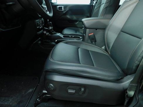 New 2026 Jeep Gladiator Sport AWD/4WD image 8