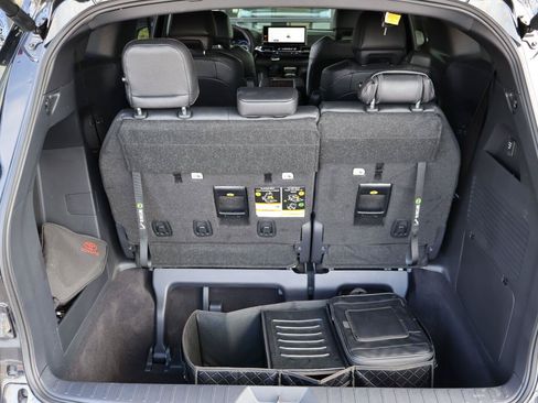 Used 2026 Toyota Sienna Platinum AWD/4WD image 14
