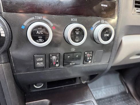 Used 2018 Toyota Sequoia Platinum image 26