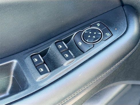 Used 2022 Ford Edge SE w/ Black Appearance Package image 18