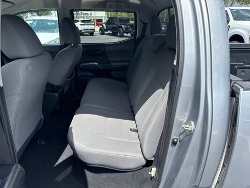 Used 2018 Toyota Tacoma SR5 RWD image 18