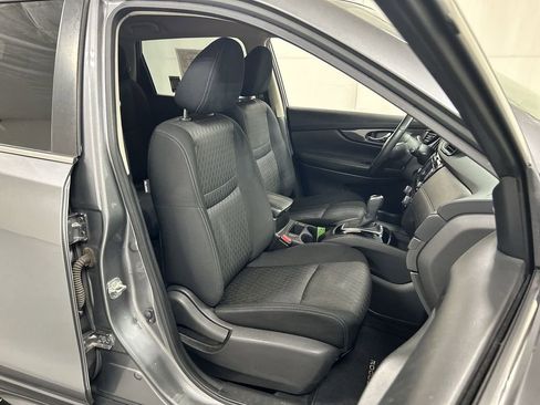 Used 2019 Nissan Rogue SV image 22