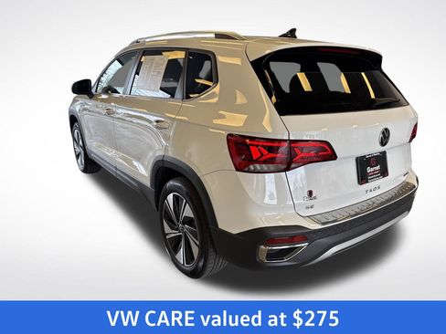 Certified 2024 Volkswagen Taos SE image 3
