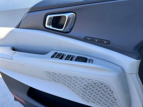 New 2026 Kia Carnival EX FWD image 19