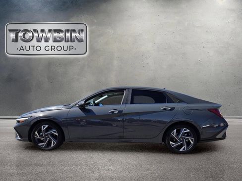 Used 2024 Hyundai Elantra Limited FWD image 8