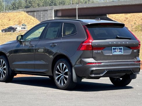 Used 2025 Volvo XC60 B5 Core w/ Protection Package Premier AWD/4WD image 5