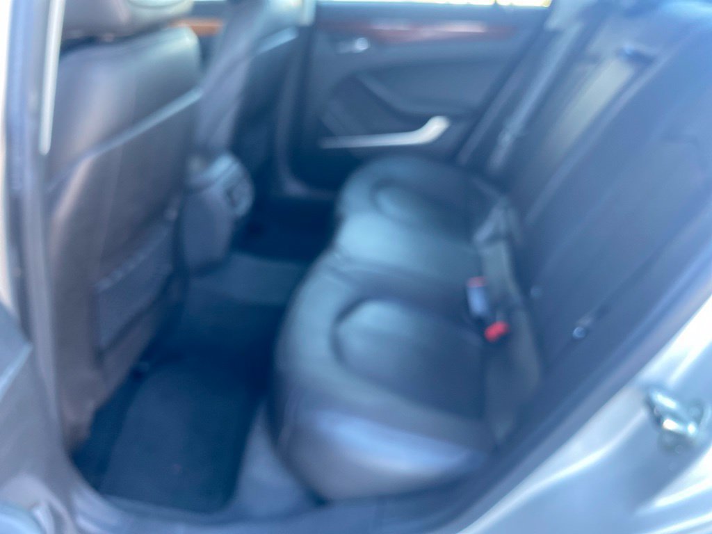 Used 2010 Cadillac CTS Premium RWD image 24
