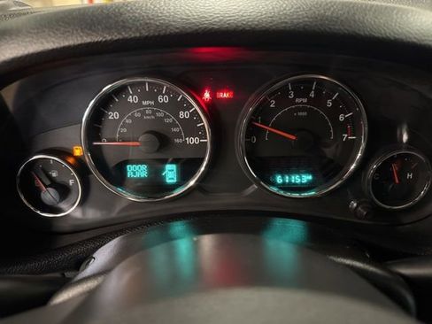 Used 2017 Jeep Wrangler Sport AWD/4WD image 13