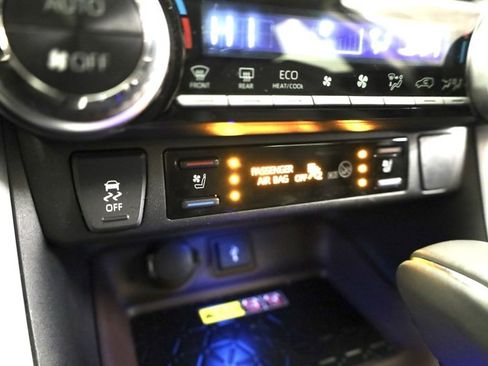 Certified 2022 Toyota RAV4 Limited image 21