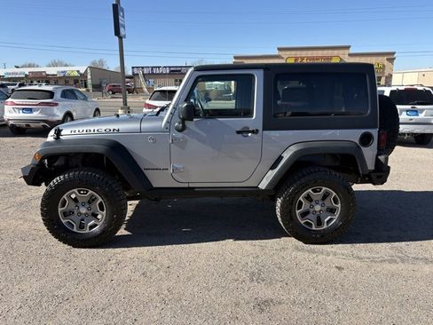 Used 2017 Jeep Wrangler Rubicon w/ Power Convenience Group image 4