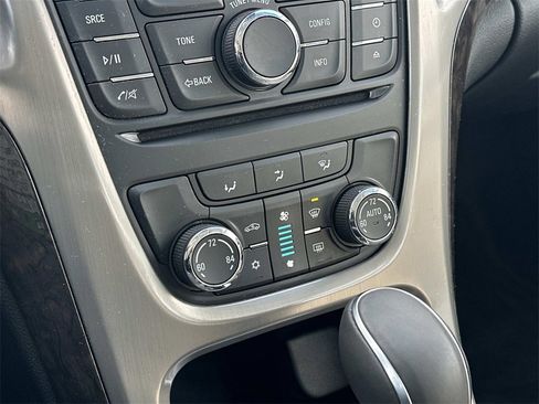 Used 2013 Buick Verano Base image 31