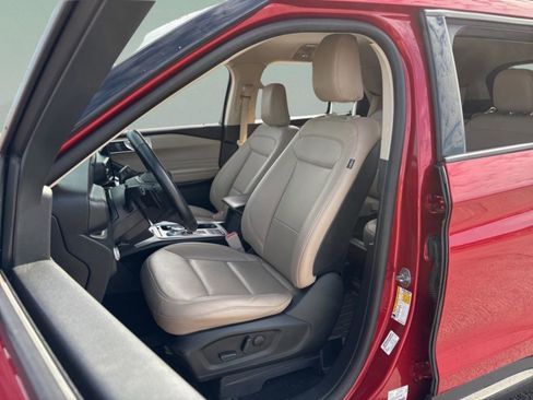 Used 2020 Ford Explorer XLT w/ Equipment Group 202A image 26