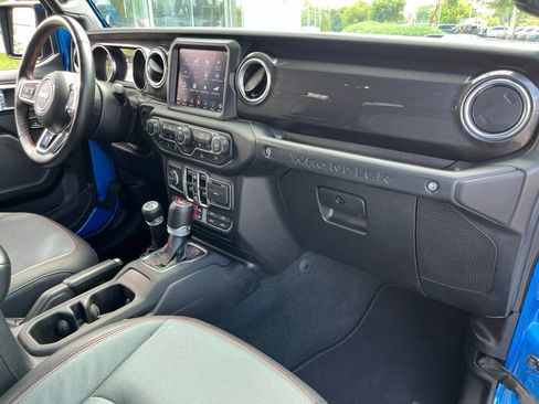 Used 2022 Jeep Wrangler Unlimited Rubicon w/ LED Lighting Group AWD/4WD image 47