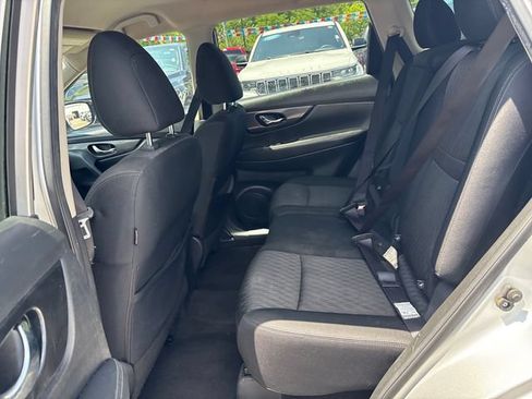 Used 2017 Nissan Rogue SV AWD/4WD image 20