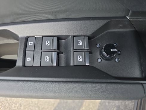 Used 2024 Audi Q4 e-tron Premium Plus w/ Premium Plus image 28