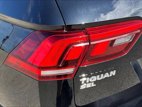 Used 2019 Volkswagen Tiguan SEL FWD image 24