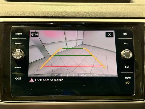 Used 2021 Volkswagen Atlas SEL R-Line image 12